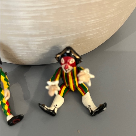 Vintage Harlequin Miniature Figurines in Red, Green, Yellow, Black Movable - Picture 3 of 6